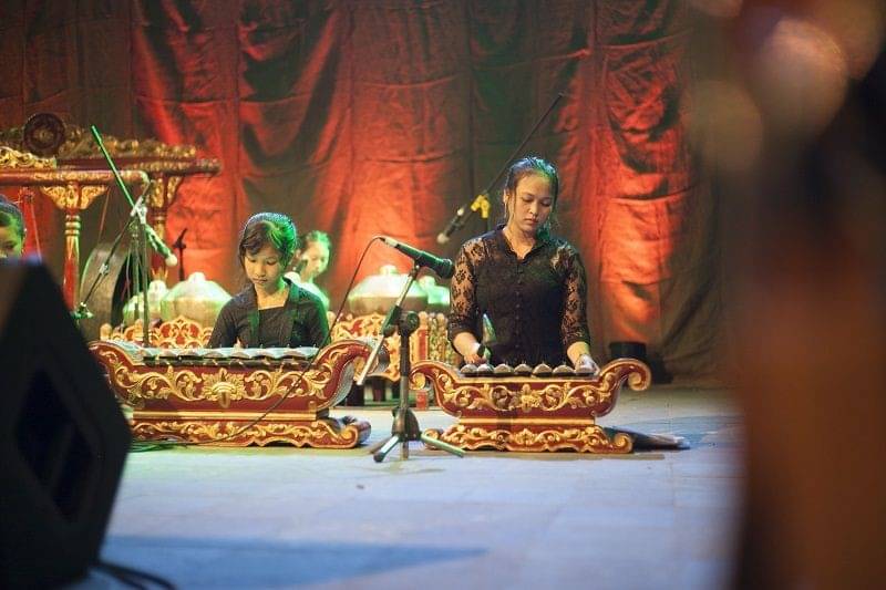 Musik Tradisional: Ciri-ciri, Fungsi, Dan Contoh Alat Musik