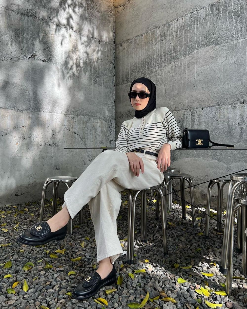 9 OOTD Fashion Hijab Aesthetic ala Cewek Bumi, Cool Abis!