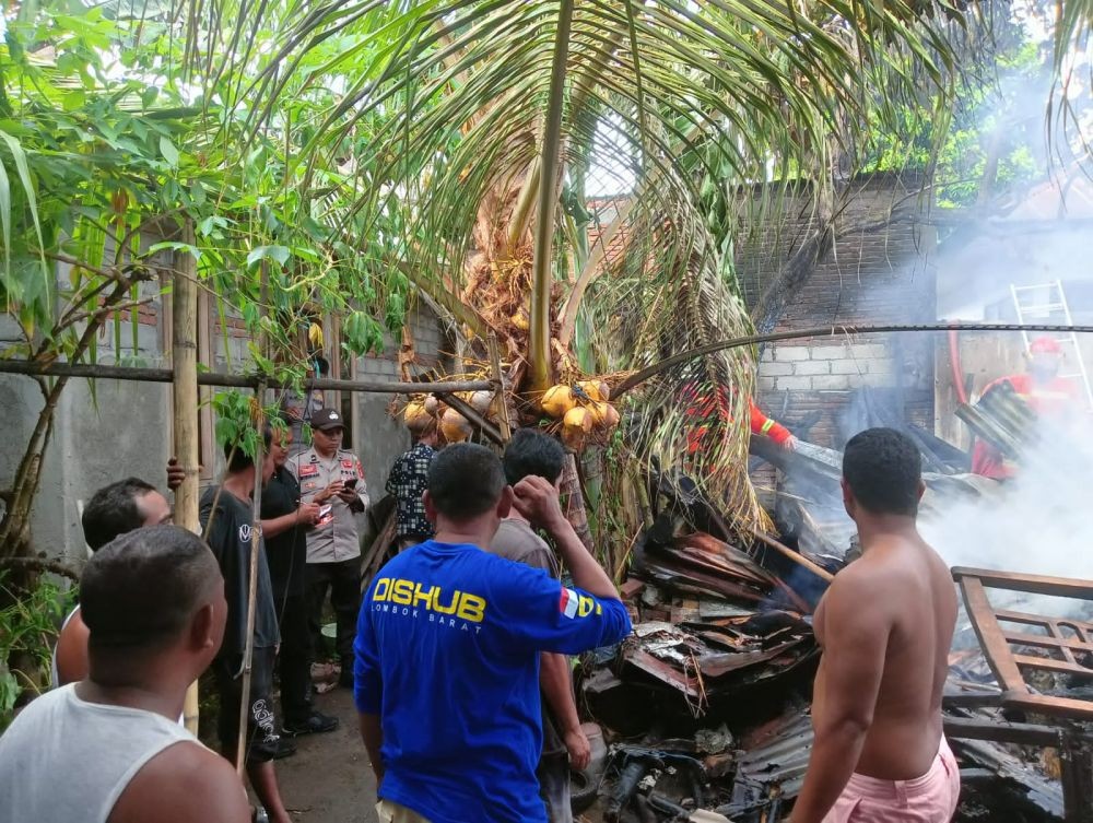 Kompor Gas Meledak, Rumah Warga di Lombok Barat Hangus Terbakar 