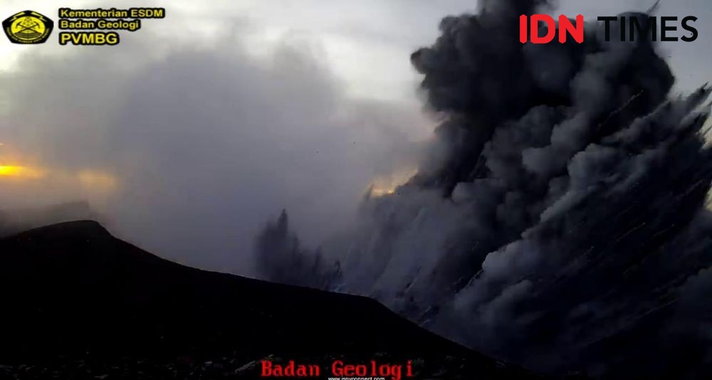 Gunung Marapi Sumbar Erupsi  