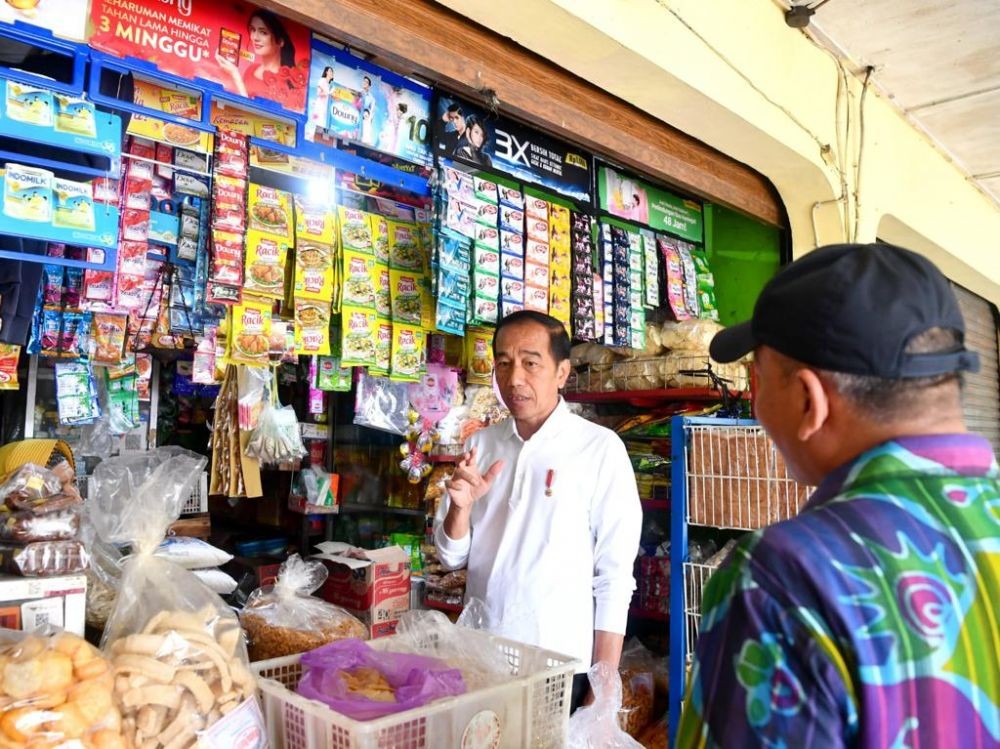 Jokowi Cek Pasar Sentul, Kenaikan Harga Beras Jadi Perhatian