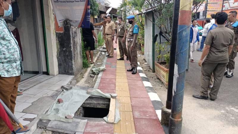 Satpol PP Kota Tangerang Tertibkan PKL di Jalan Kisamaun