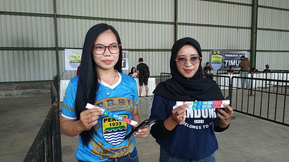 Ribuan Bobotoh Antre Tukarkan Tiket Jelang Laga Persib vs Persija