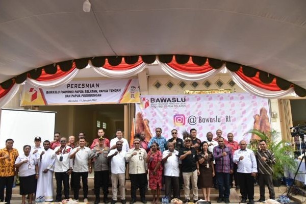 Bawaslu Resmikan 3 Kantor DOB Papua, Tekankan Koordinasi dengan Pemda