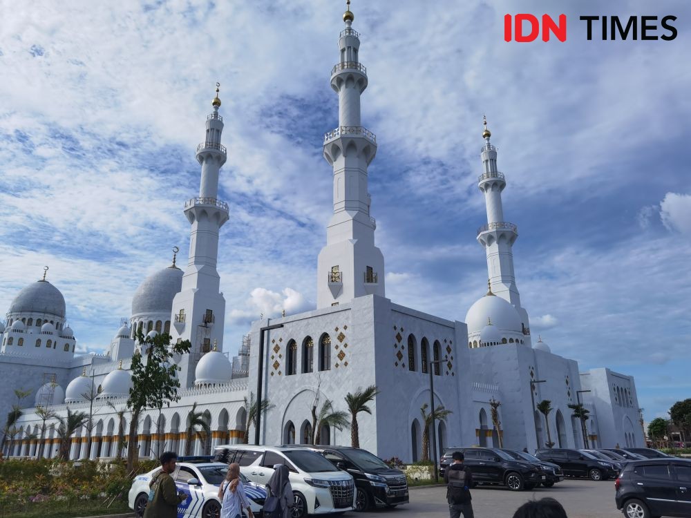 Gibran Tangkap 4 Juru Parkir Liar Masjid Syeikh Zayed Solo, Ngepruk!