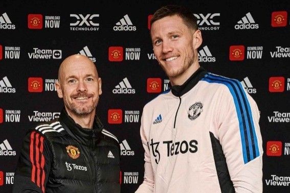 MU Akhirnya Selesaikan Transfer Rumit Weghorst