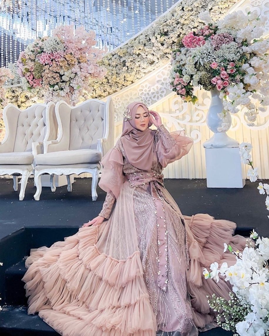 10 Dress Hijab Buat Pesta Yang Bikin Kamu Jadi Seanggun Prin