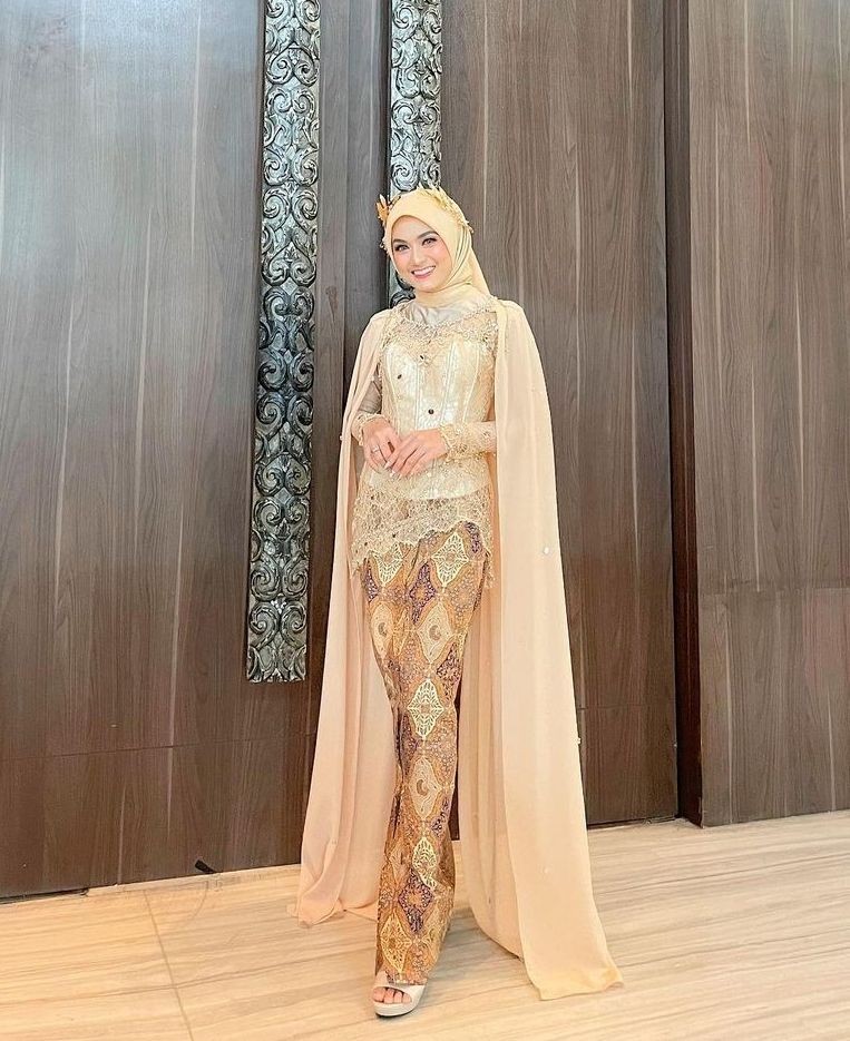 10 Dress Hijab Buat Pesta Yang Bikin Kamu Jadi Seanggun Prin