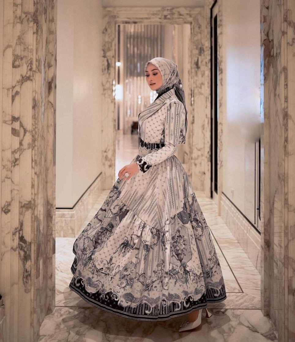 10 Dress Hijab buat Pesta yang Bikin Kamu Jadi Seanggun Princess