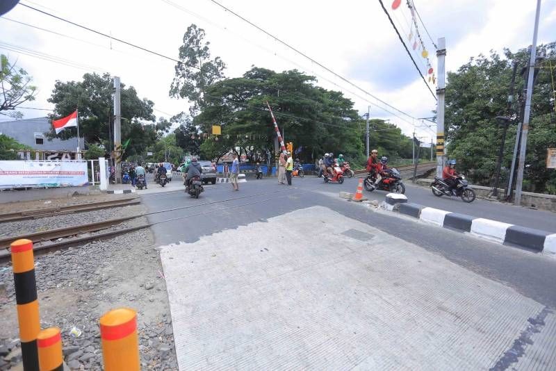 Perlintasan KA di Poris Kota Tangerang Dilebarkan
