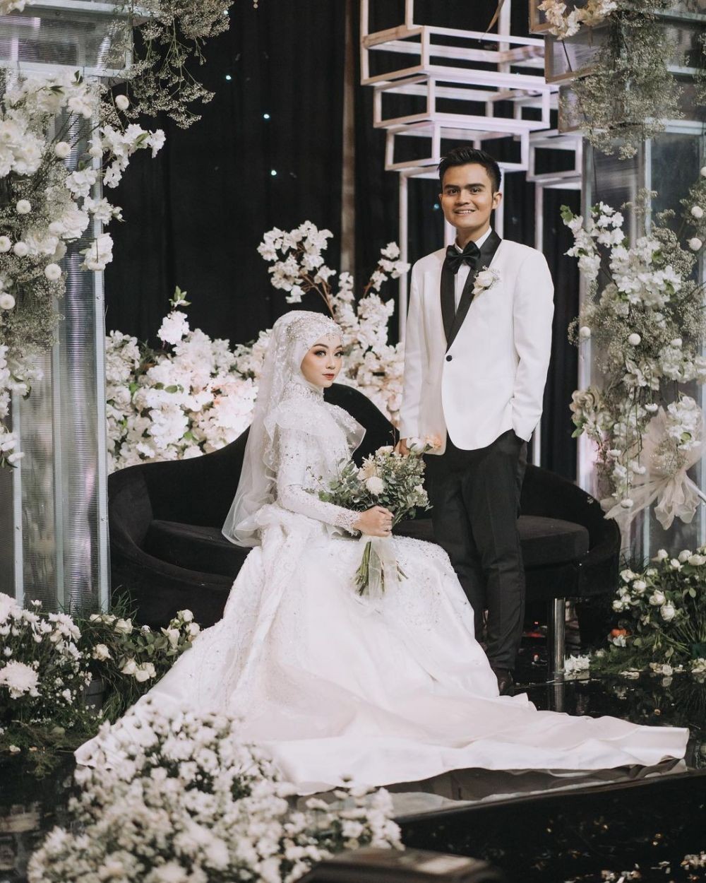 Wedding dress hijab on sale simple