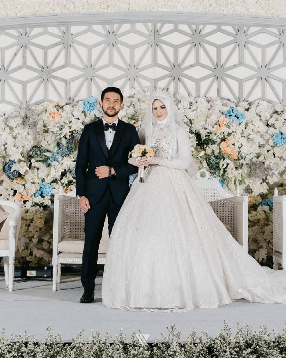 Wedding dress best sale hijab simple