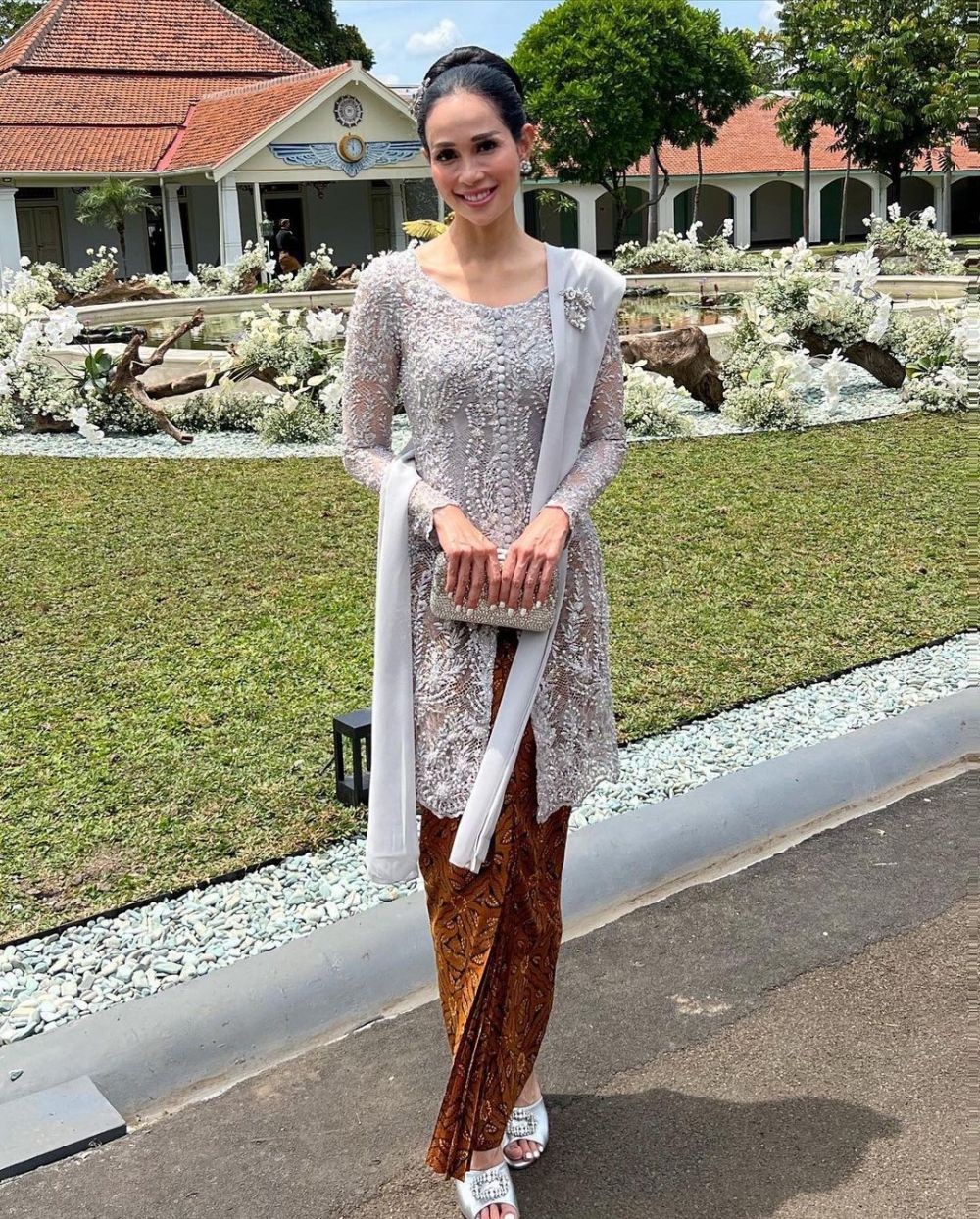 9 Inspirasi Kebaya Untuk Dress Code Busana Formal Memikat 4253