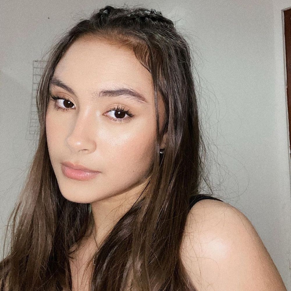 9 Inspirasi Makeup ala Caitlin Halderman, Flawless Banget!