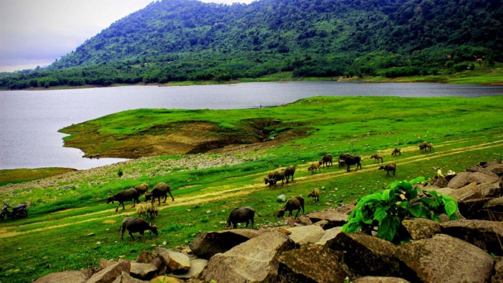 Pantai Cicalobak: Lokasi, Rute, Harga Tiket, dan Pesonanya