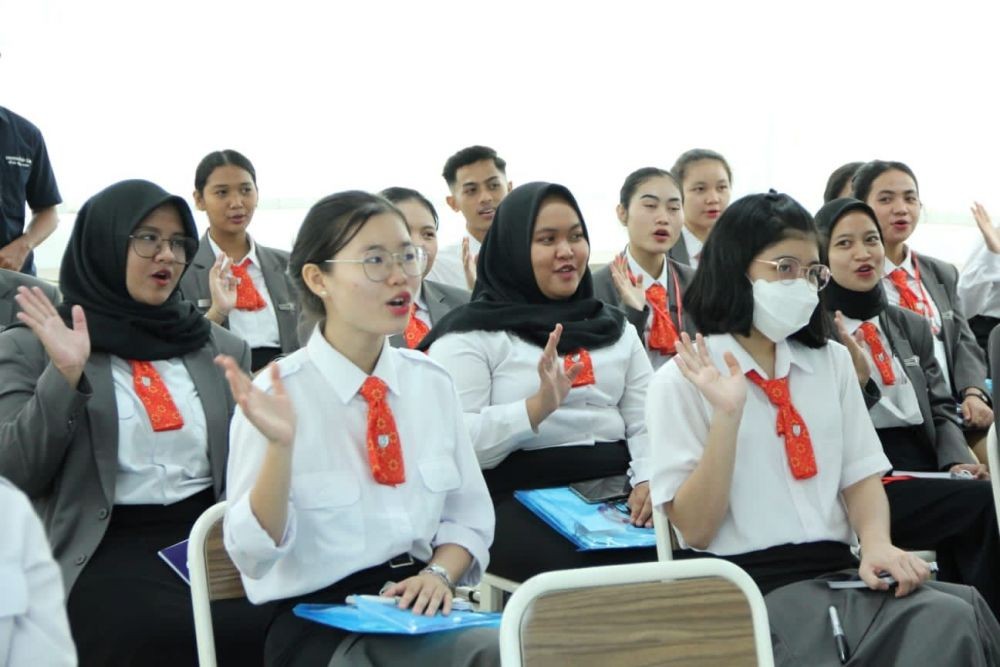 Poltekpar Palembang Genjot Kemampuan Bahasa Inggris 290 Mahasiswa
