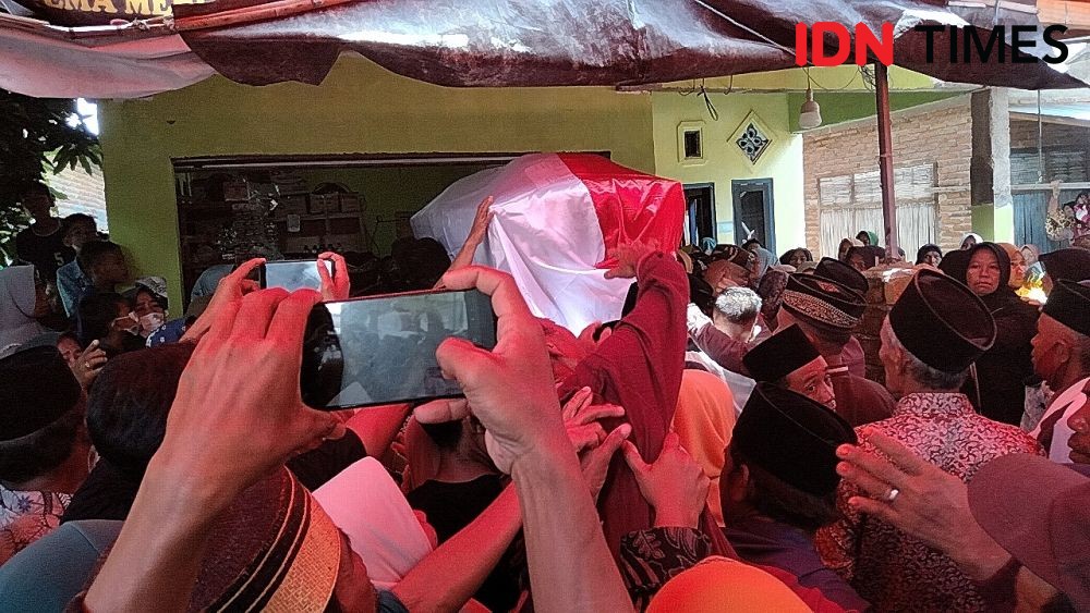 Jenazah Serka Jeki Korban Penikaman oleh OTK di Papua Tiba di Bima