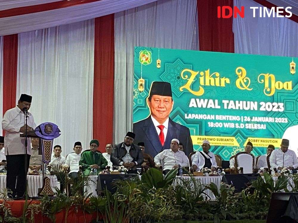 Kala Menhan Prabowo Berbalas Pantun Di Medan