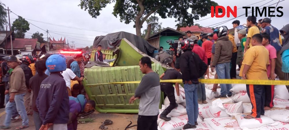 9 Kendaraan Terlibat Kecelakaan di Sumbar, 3 Orang Tewas