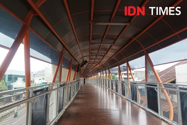Ini Alasan Mengapa Skywalk Kebayoran Terasa Bergoyang