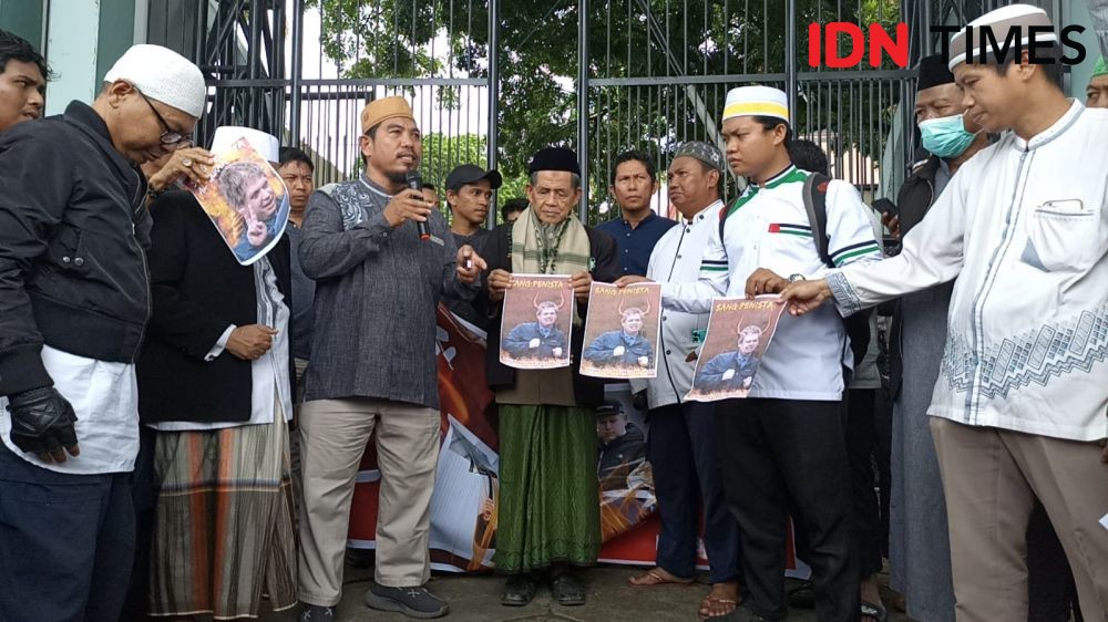 FUIB Sulsel Bakar Foto Pembakar Alquran Asal Swedia