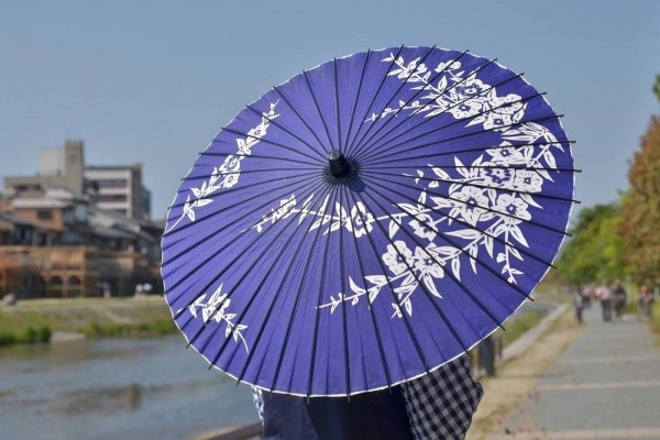 Dari Sumpit hingga Wagasa, Inilah 9 Ide Oleh-oleh Lucu dari Jepang