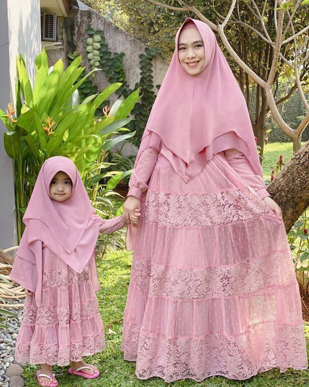 10 Inspirasi Style Hijab Ibu Dan Anak Kekinian, Model Kece!