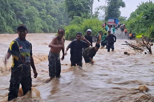 Banjir Bandang Terjang Lima Kecamatan Di Sumbawa