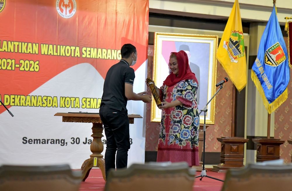 Pesta Rakyat Pelantikan Wali Kota Semarang Mbak Ita, Undang PKL hingga Bagi Sembako