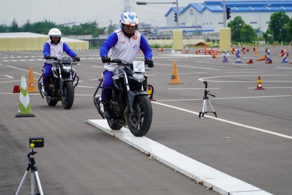 Instruktur Safety Riding AHM Bakal Berkompetisi di Thailand