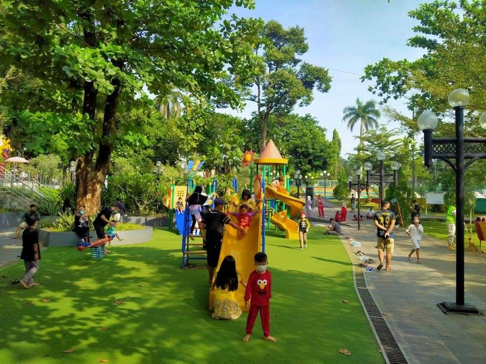 Taman Cibinong Situ Plaza, Destinasi Wisata Hijau Di Cibinong Yang ...