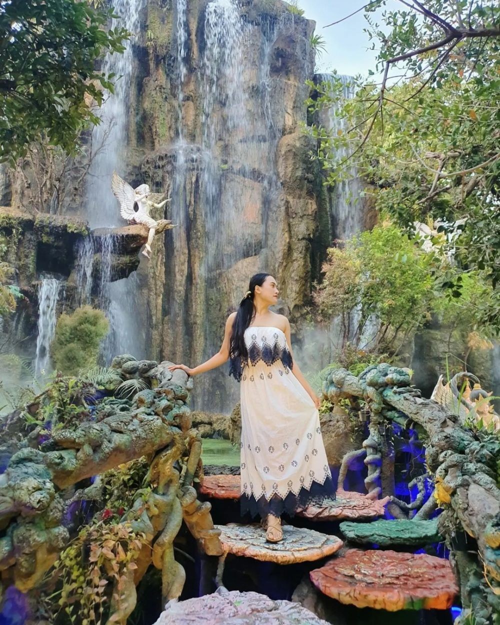 Potret Lalitta Cafe Di Thailand Bak Alice In Wonderland