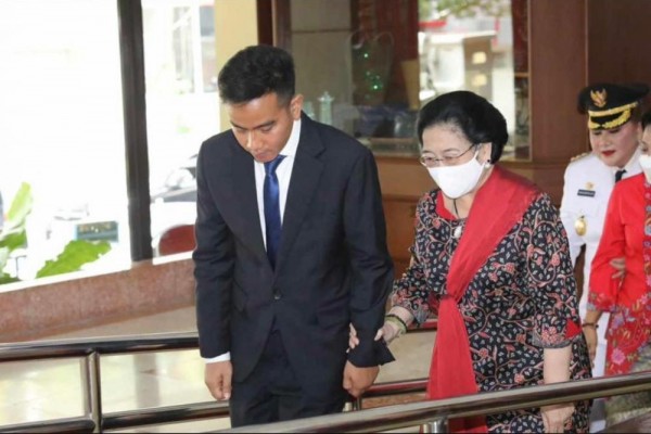 Megawati Gandeng Gibran di Semarang, Kode Dukungan Pilgub 2024?