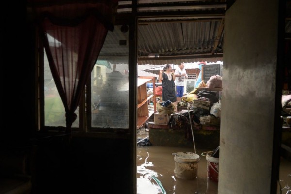 Korban Bencana di Manado Keluhkan Distribusi Bantuan Tidak Merata