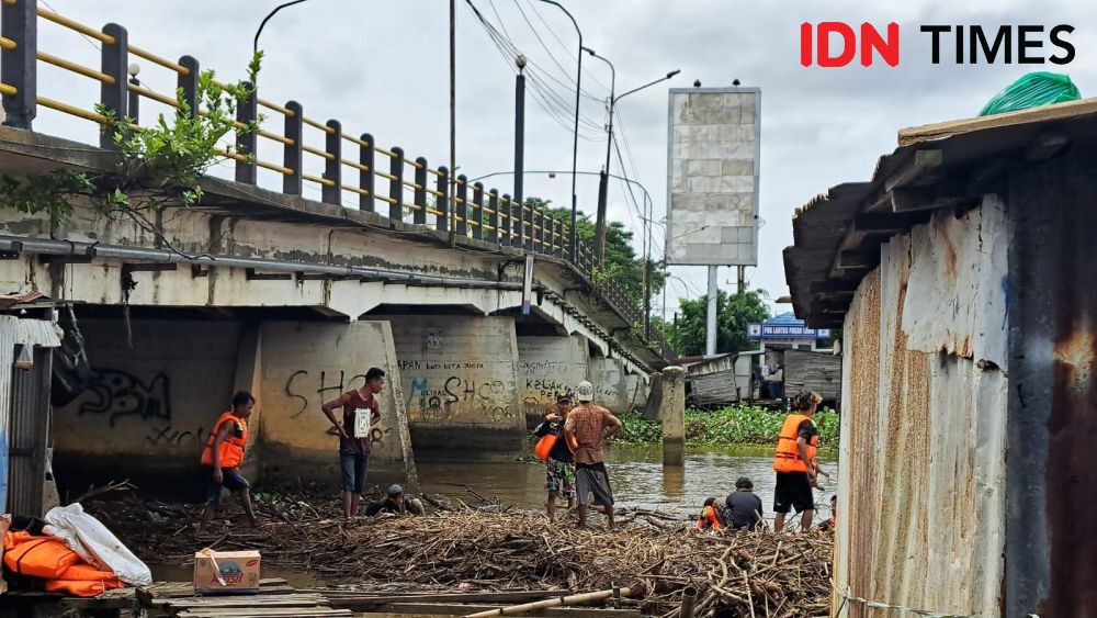 Fenomena Pampangan Ancaman Sampah di Sungai Martapura Banjarmasin