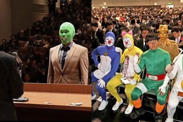 15 Potret Mahasiswa Jepang Pakai Kostum Cosplay saat Wisuda, Unik Pol!
