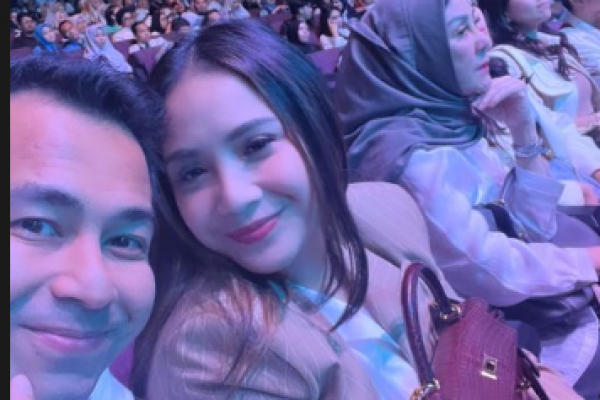 Momen Raffi Dan Nagita Nonton Konser Melly Goeslaw Malaysia