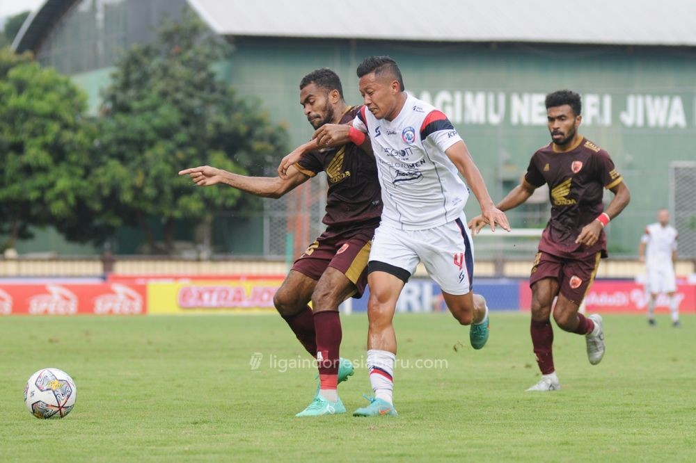 Bernardo Tavares Geram dengan Hujan Kartu di Laga Arema FC Vs PSM