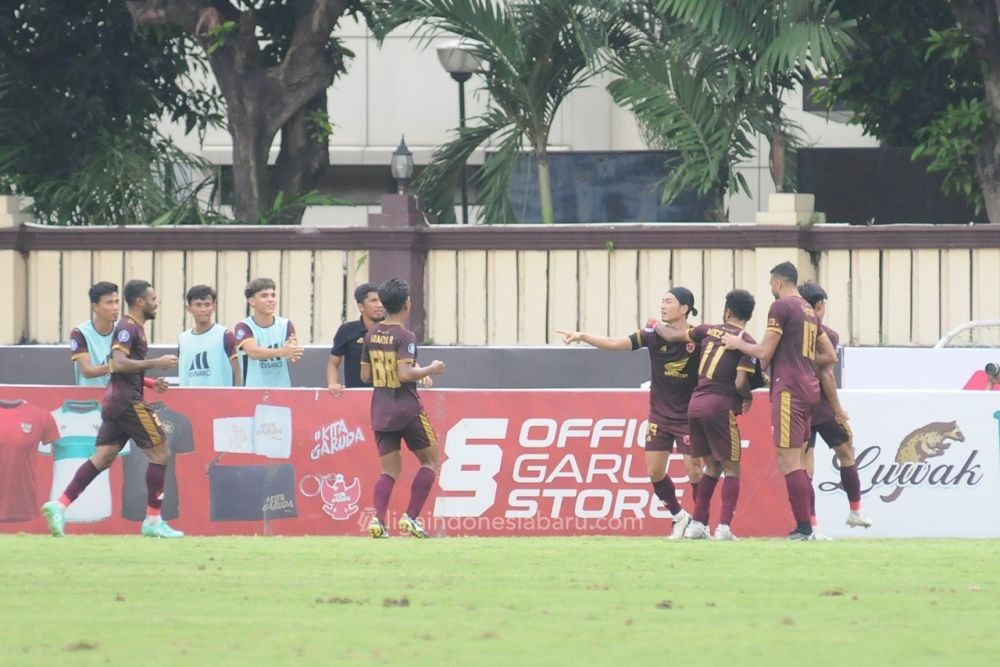 Bernardo Tavares Geram dengan Hujan Kartu di Laga Arema FC Vs PSM