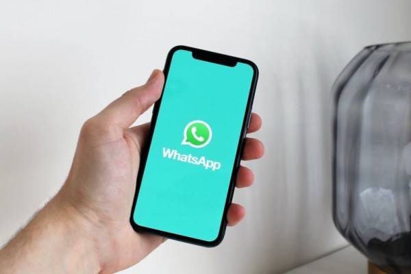 WhatsApp Tambahkan 5 Fitur Baru untuk Status, Makin Seru!