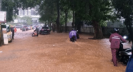 Update Banjir DKI Jakarta Sore Ini, 6 RT Masih Tergenang