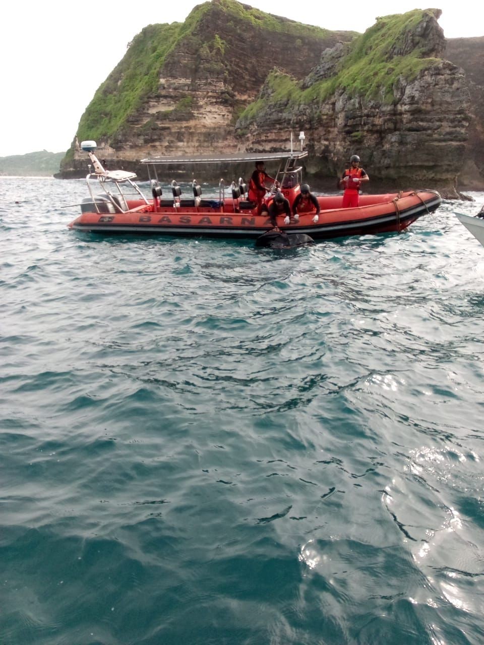 Pemancing Terseret Ombak Ditemukan Tewas di Perairan Gili Penyu Lombok