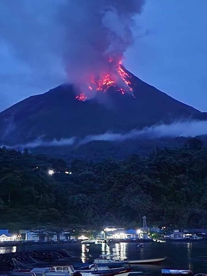Status Gunung Api Karangetang di Kepulauan Sitaro Meningkat