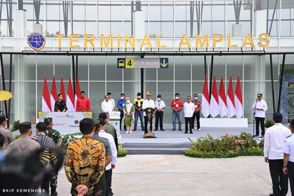 Jokowi Resmikan Terminal Amplas, Ubah Citra Banyak Preman Jadi Aman