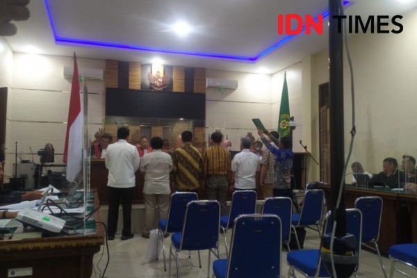 [BREAKING] Eks Rektor UNRI Jadi Saksi Di Sidang Karomani