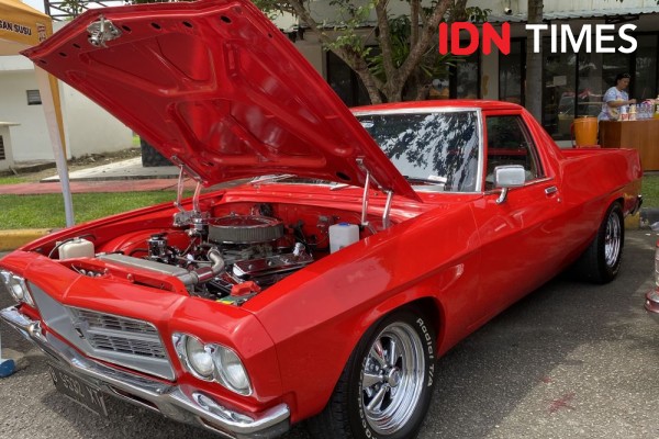 Keren, Ratusan Mobil Lawas Modifikasi Dipamerkan di PRSU Medan