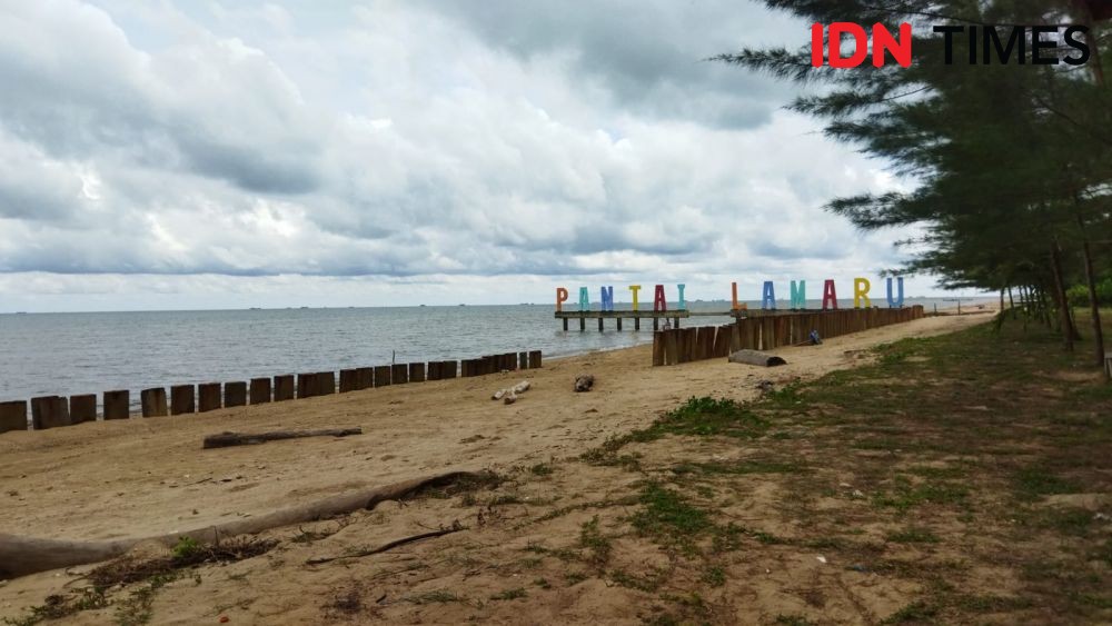 7 Pantai Menakjubkan di Kalimantan yang Memesona bak Surga Tersembunyi