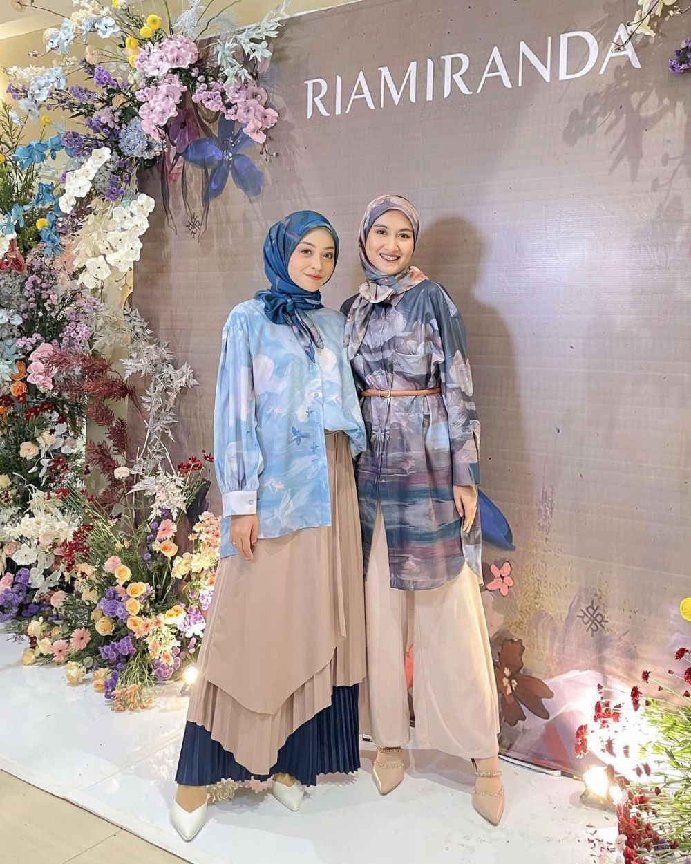 10 OOTD Beraksen Two Tone Untuk Gaya Kondangan Hijab