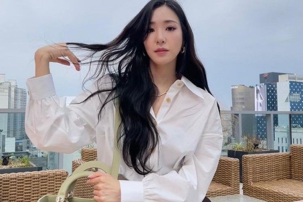 10 Ide OOTD Tiffany Young, Bisa untuk Hangout Hingga Kuliah