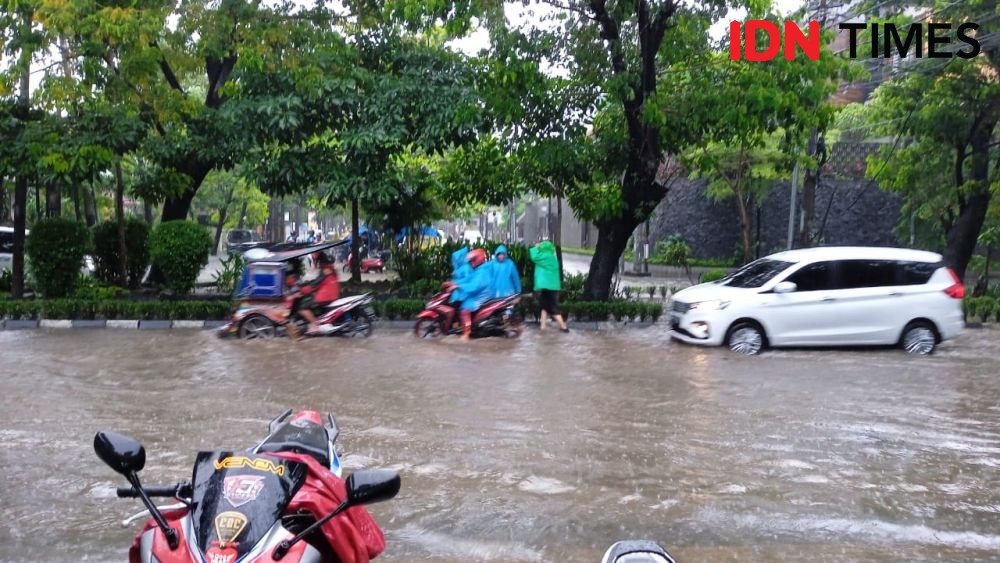 Banjir di Makassar, Lobi hingga Basement Hotel Terendam Air